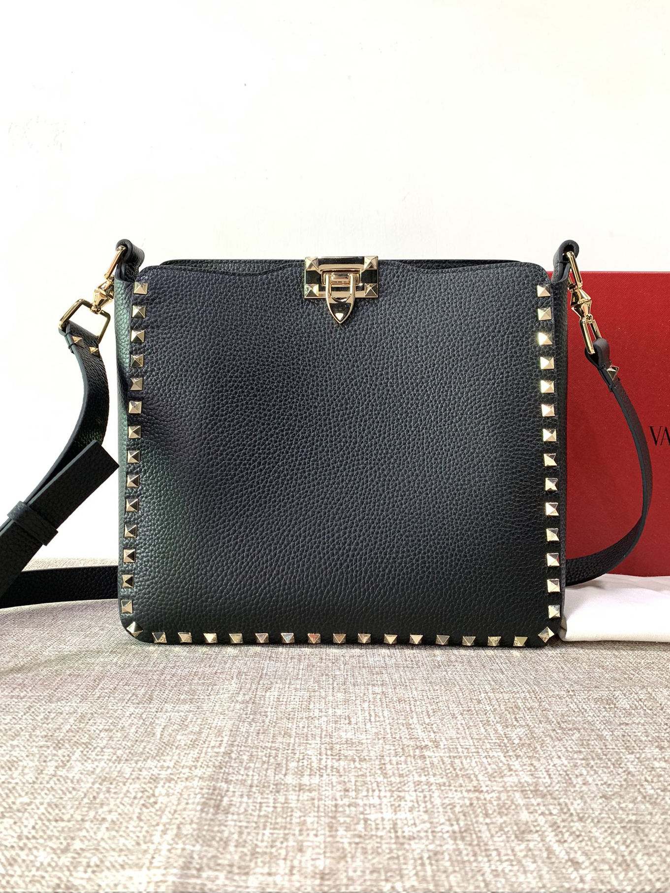 VALENTINO-VALENTINO-가라바니 락스터드 백-14