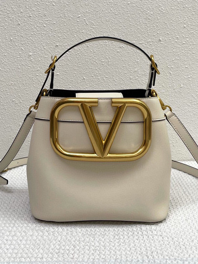 VALENTINO-Garavani SuperVee-27