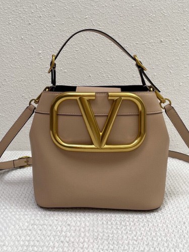 VALENTINO-Garavani SuperVee-28