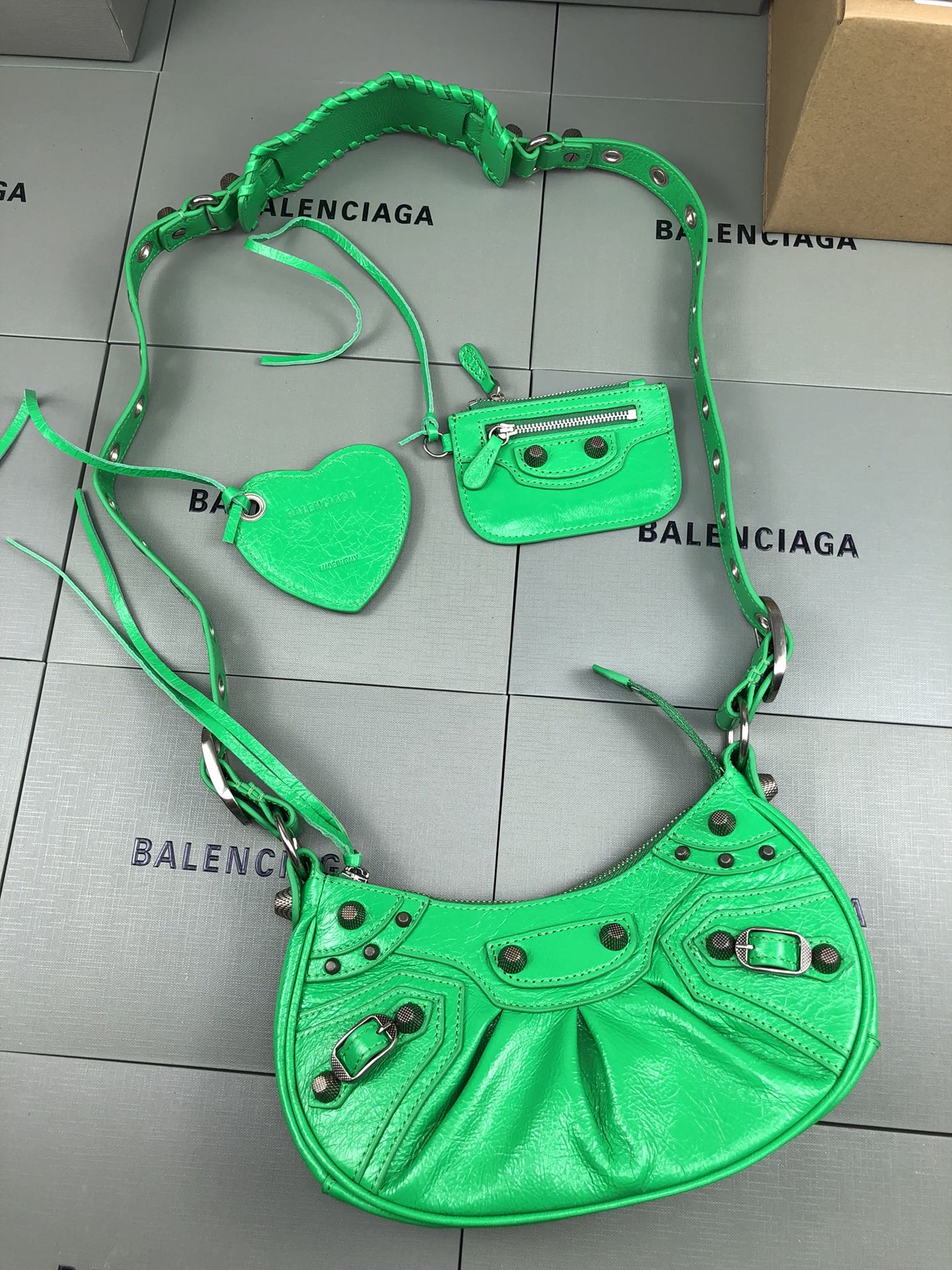 BALENCIAGA- LE CAGOLE 숄더백-11