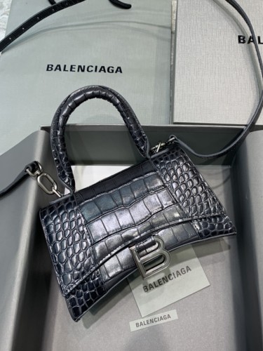 BALENCIAGA-크로커다일 엠보싱 카프스킨-39