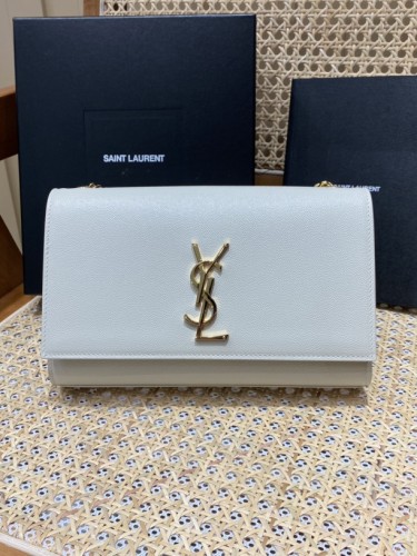 YSL-클래식 모노그램 캐비어 사첼백-114