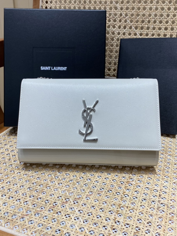 YSL-클래식 모노그램 캐비어 사첼백-115