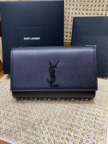 YSL-클래식 모노그램 캐비어 사첼백-117