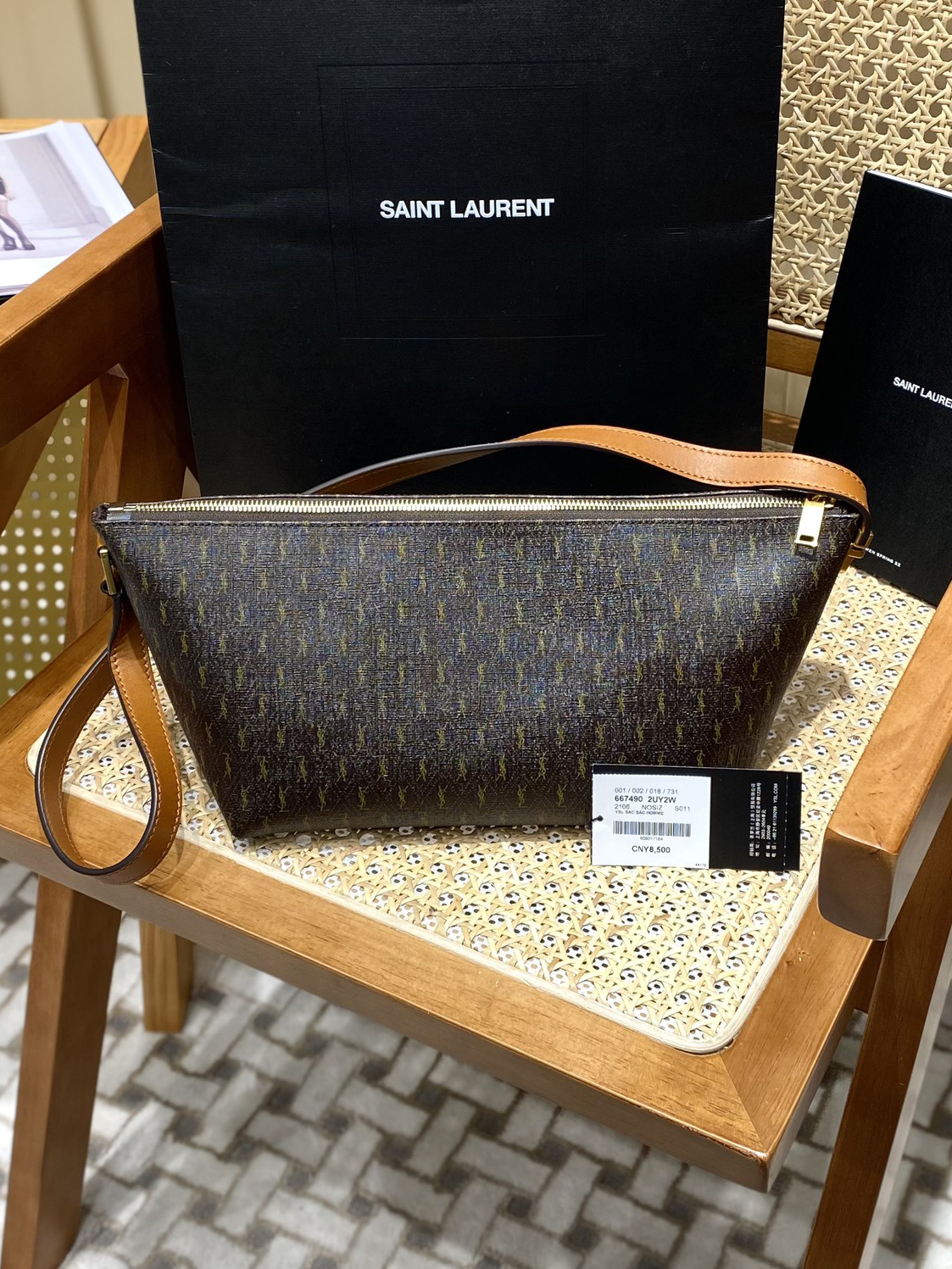 YSL-모노그램 캔버스 및 스무스 가죽 소재의 르 모노그램 크로스바디백-127