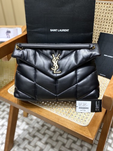 YSL-생로랑 LOULOU 루루 PUFFPER 푸퍼 숄더백 ( 35CM ) 577475-143