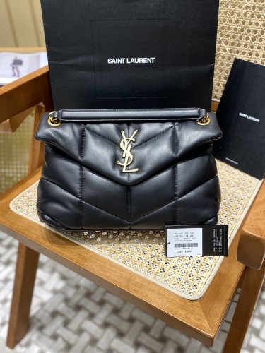 YSL-생로랑 LOULOU 루루 PUFFPER 푸퍼 숄더백 ( 29CM ) 577475-144