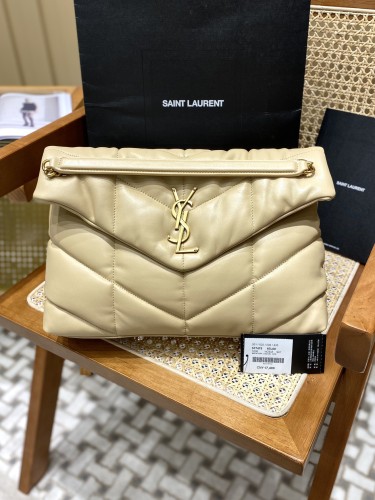 YSL-생로랑 LOULOU 루루 PUFFPER 푸퍼 숄더백 ( 35CM ) 577475-151