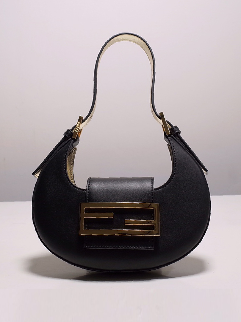 FENDI-쿠키 페일 블랙 가죽 미니 백-55