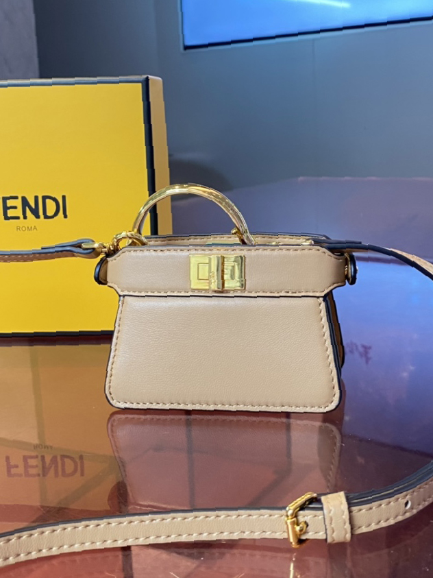 FENDI-피카부-64