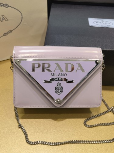 PRADA-브러시드 삼각로고 체일 클러치 숄더백-14
