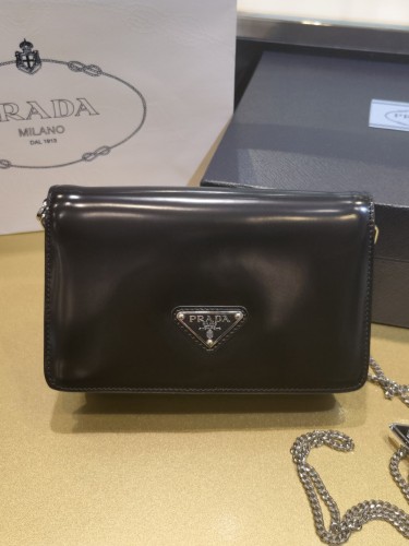 PRADA-브러시드 가죽 숄더백-15