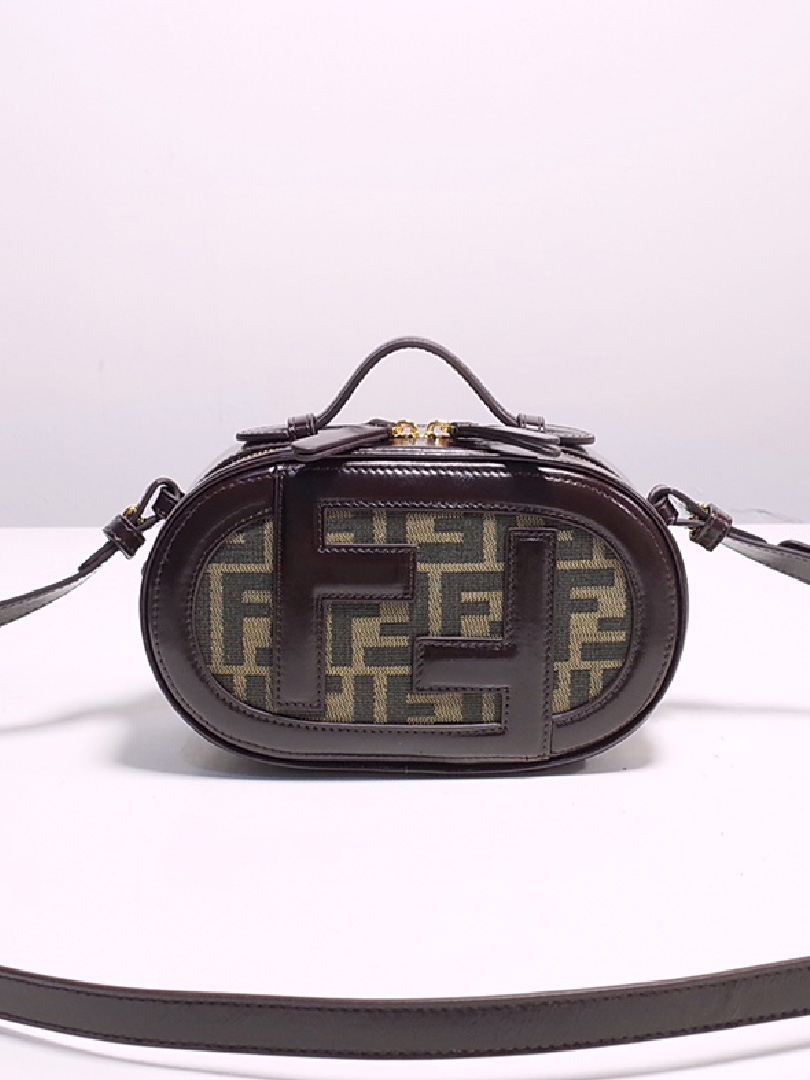 FENDI-오'락 미니 카메라 케이스-91