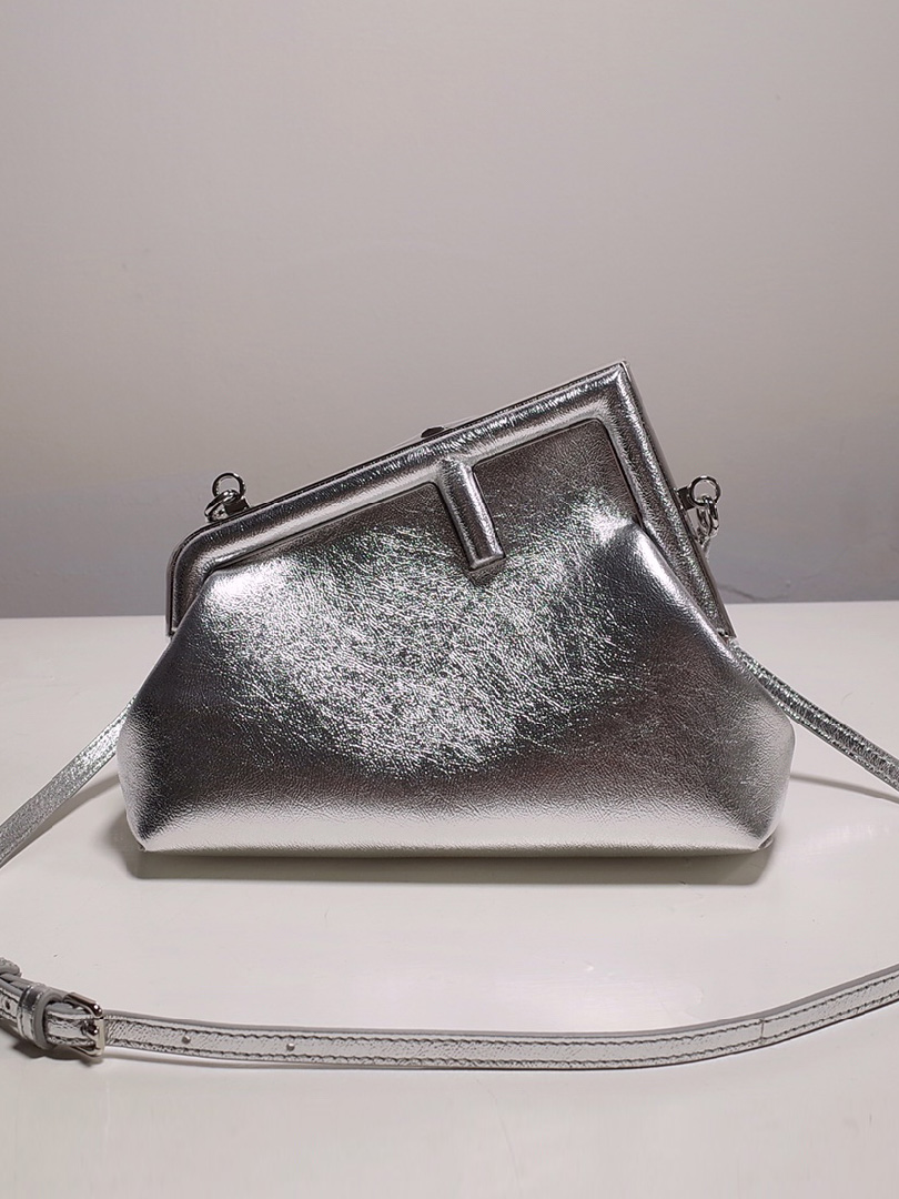 FENDI-퍼스트 스몰-107