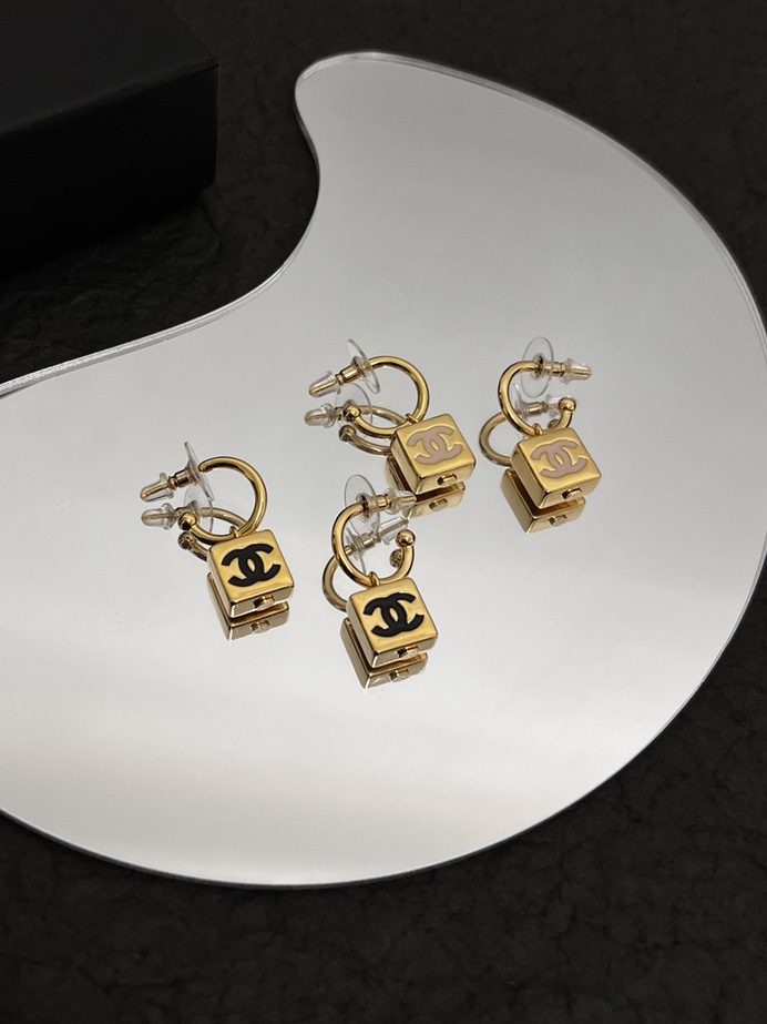 CHANEL-귀걸이-ACC392