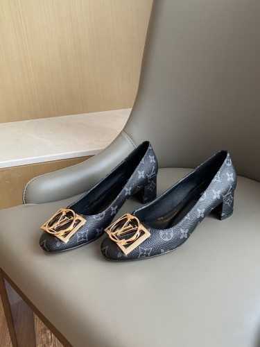 LV-SHOES-95