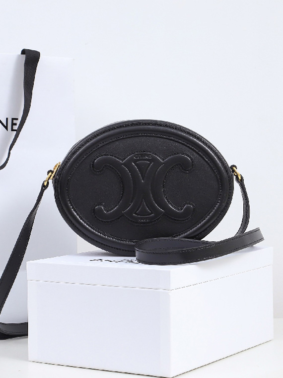 CELINE-퀴르 트리오페 오벌백-B11