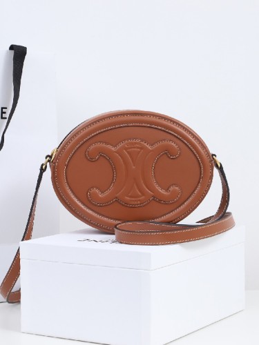 CELINE-퀴르 트리오페 오벌백-B12