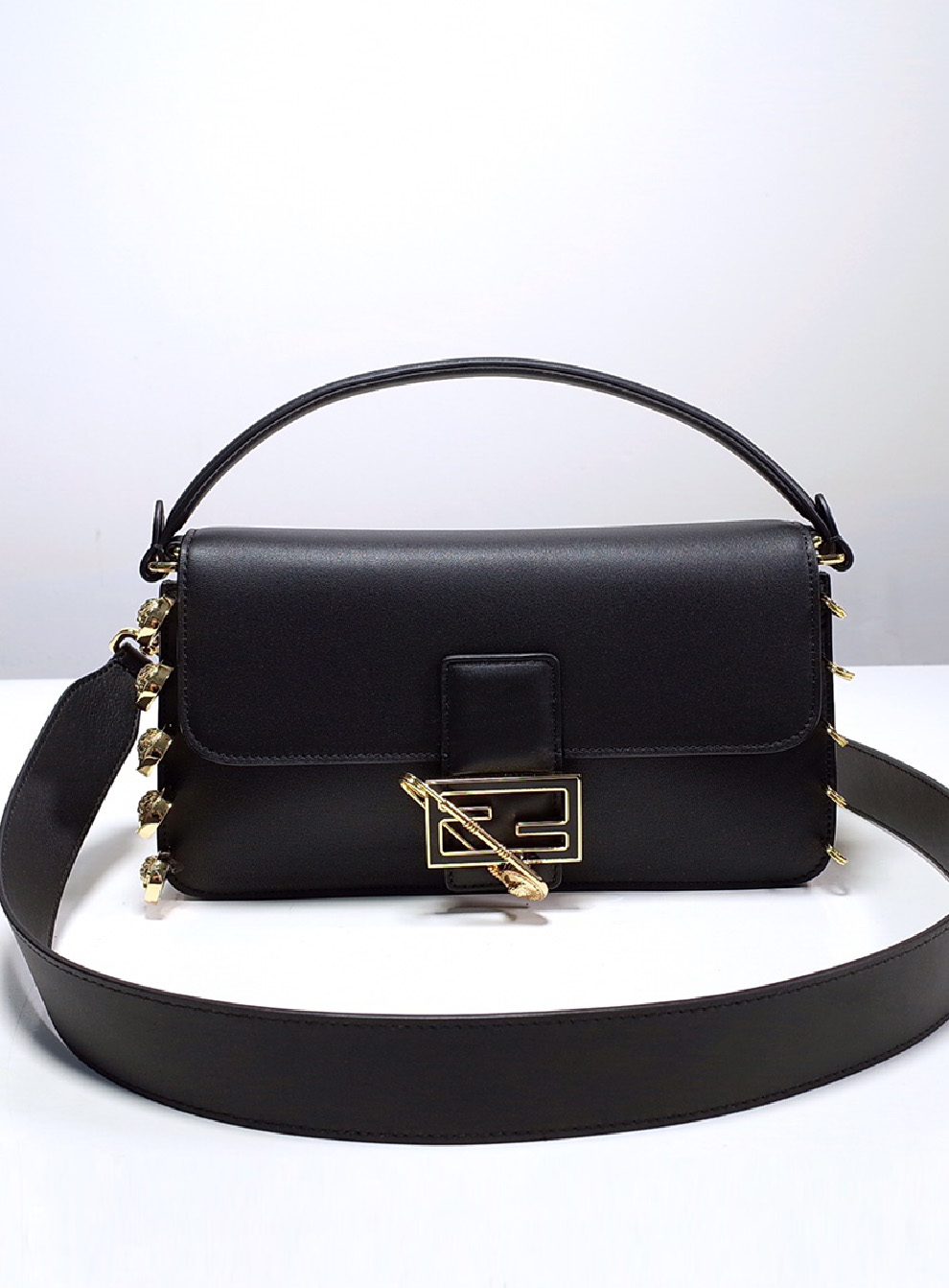 FENDI-바케트 브로치-B02