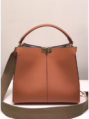 FENDI-피카부 비쉬 X 라이트 백 미디엄-B04