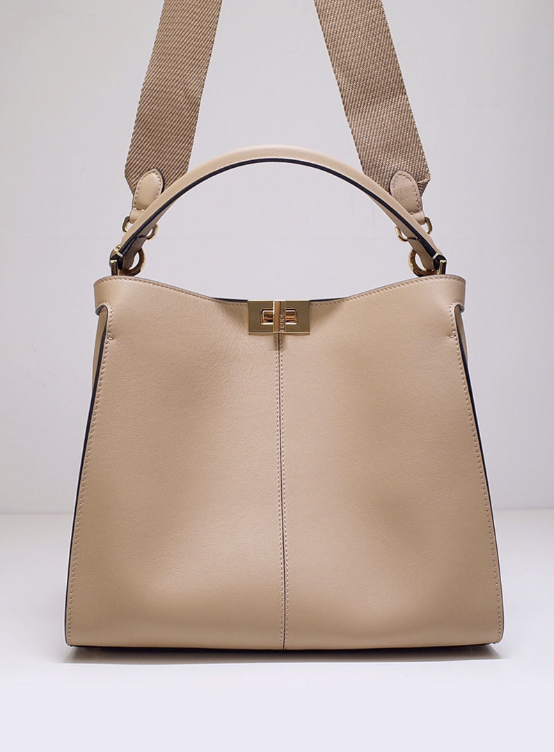 FENDI-피카부 비쉬 X 라이트 백 미디엄-B06