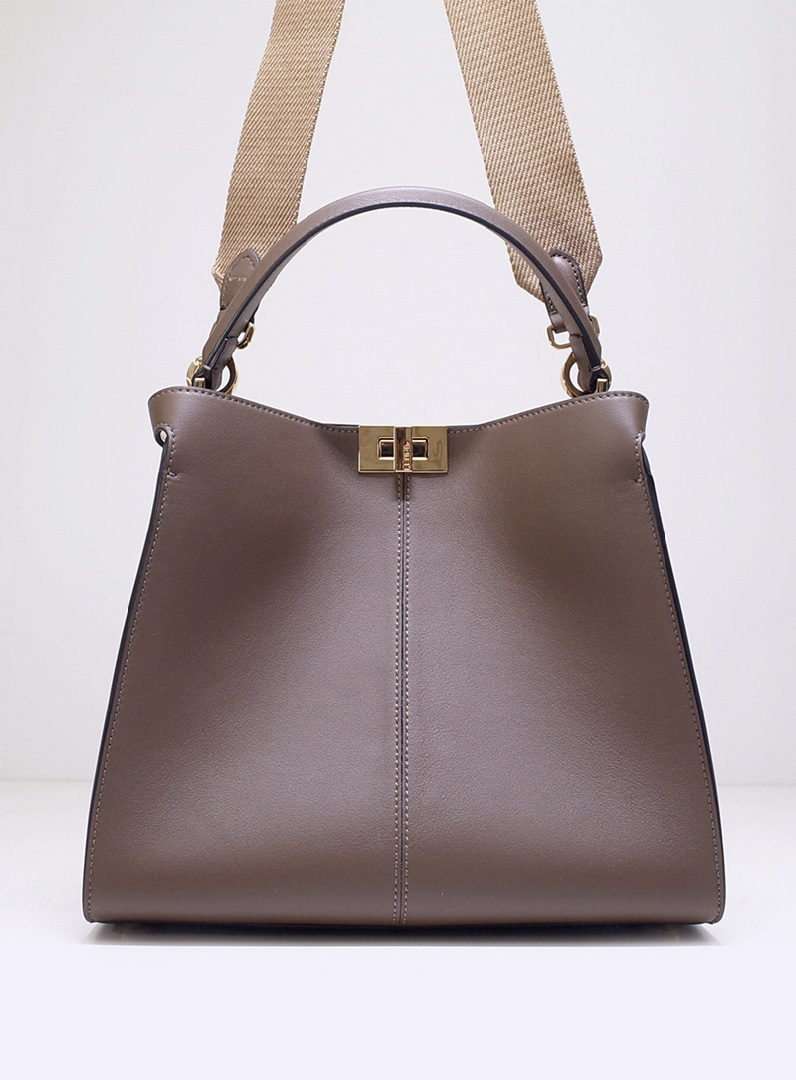 FENDI-피카부 비쉬 X 라이트 백 미디엄-B09