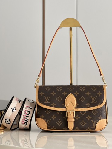 LV-루이비통 다이앤 모노그램-B58