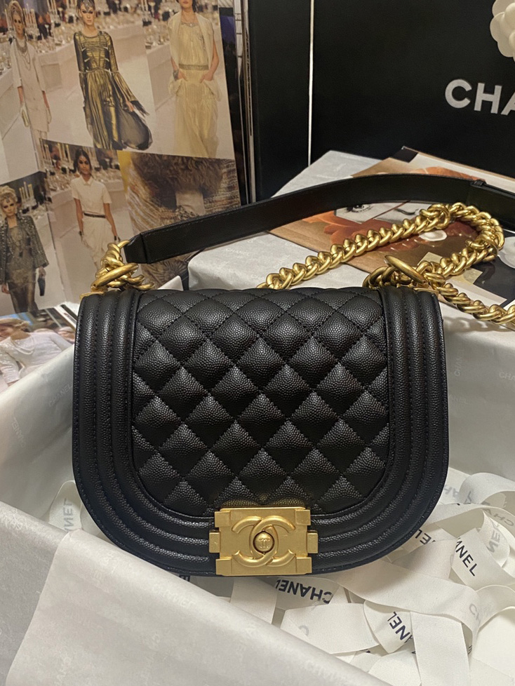 CHANEL-보이 샤넬 메신저 백-B09