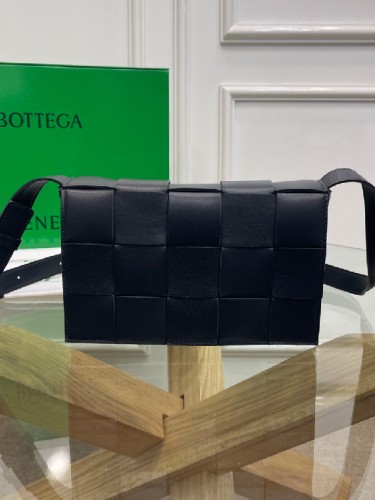 BOTTEGA VENETA-카테트 백-B13