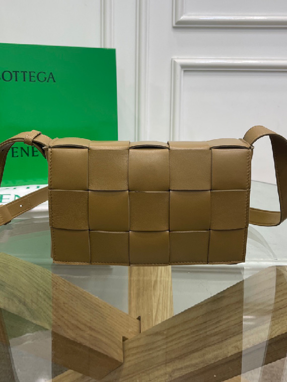 BOTTEGA VENETA-카테트 백-B15