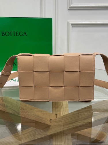 BOTTEGA VENETA-카테트 백-B16