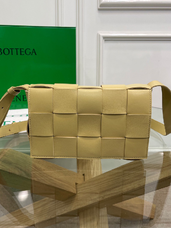 BOTTEGA VENETA-카테트 백-B18