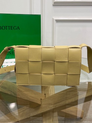 BOTTEGA VENETA-카테트 백-B18