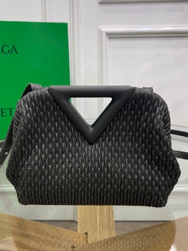 BOTTEGA VENETA-포인트 백-B49