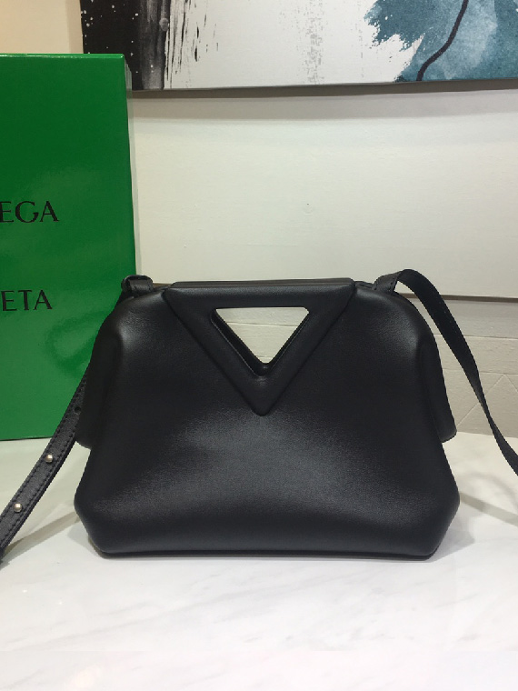 BOTTEGA VENETA-포인트 백-B67