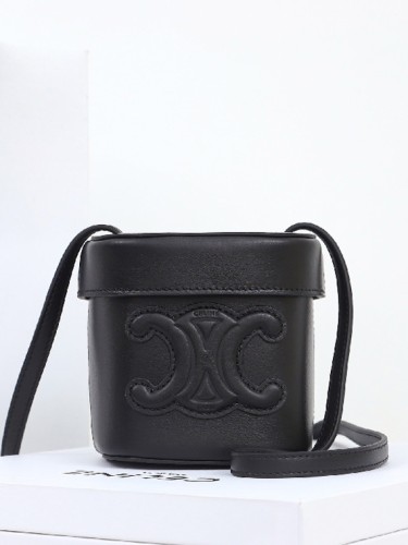 CELINE-퀴르 트리오페 스몰 박스백-B16