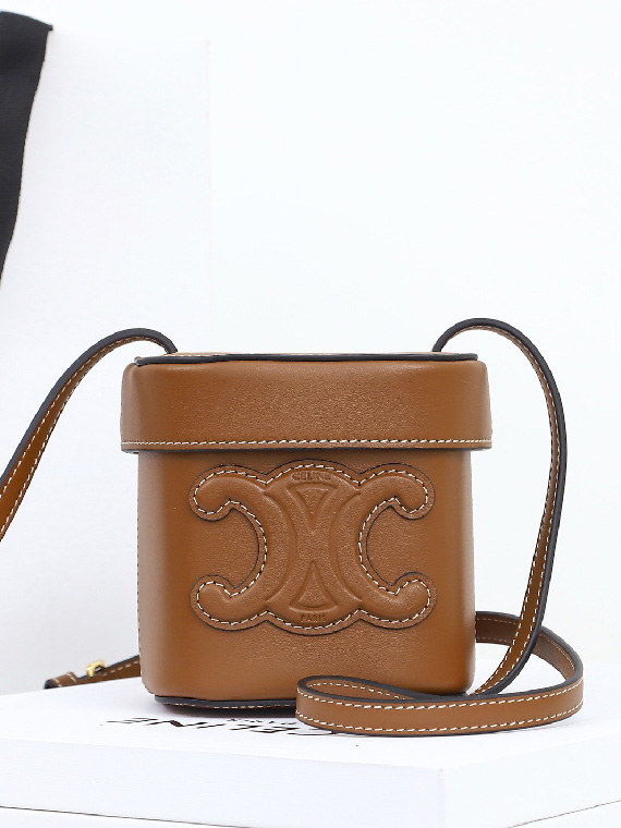 CELINE-퀴르 트리오페 스몰 박스백-B17