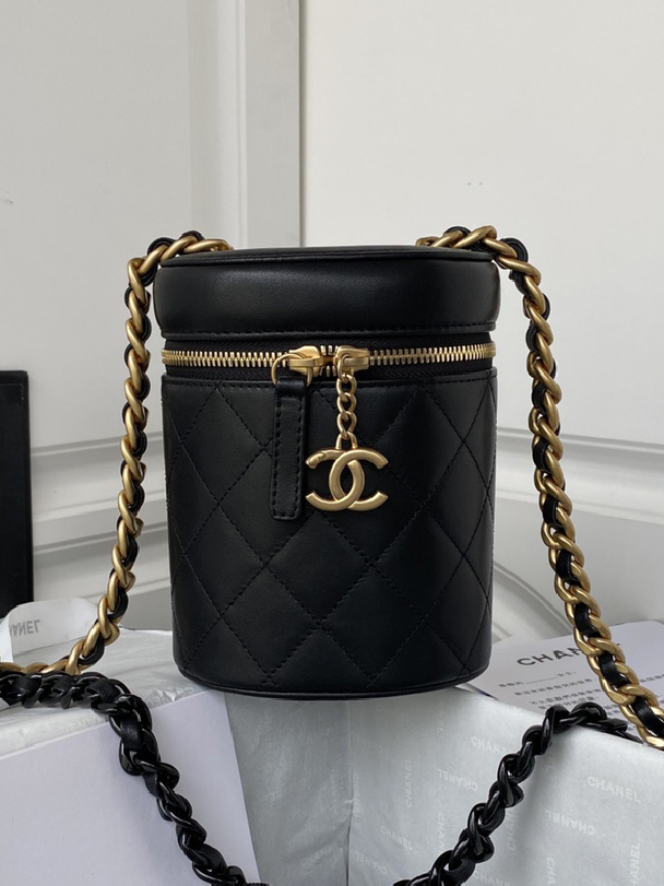 CHANEL-샤넬 램스킨 골드메탈 CC로고 크스메틱 케이스 스몰-B22