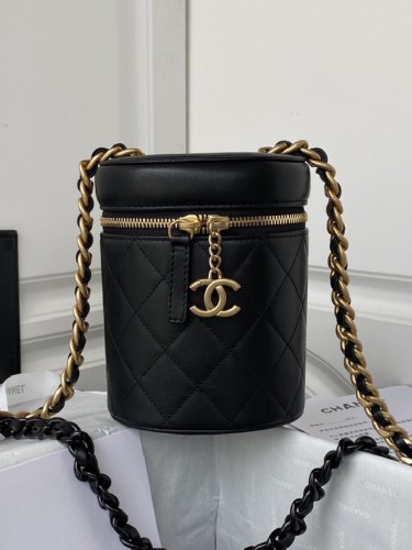 CHANEL-샤넬 램스킨 골드메탈 CC로고 크스메틱 케이스 스몰-B22