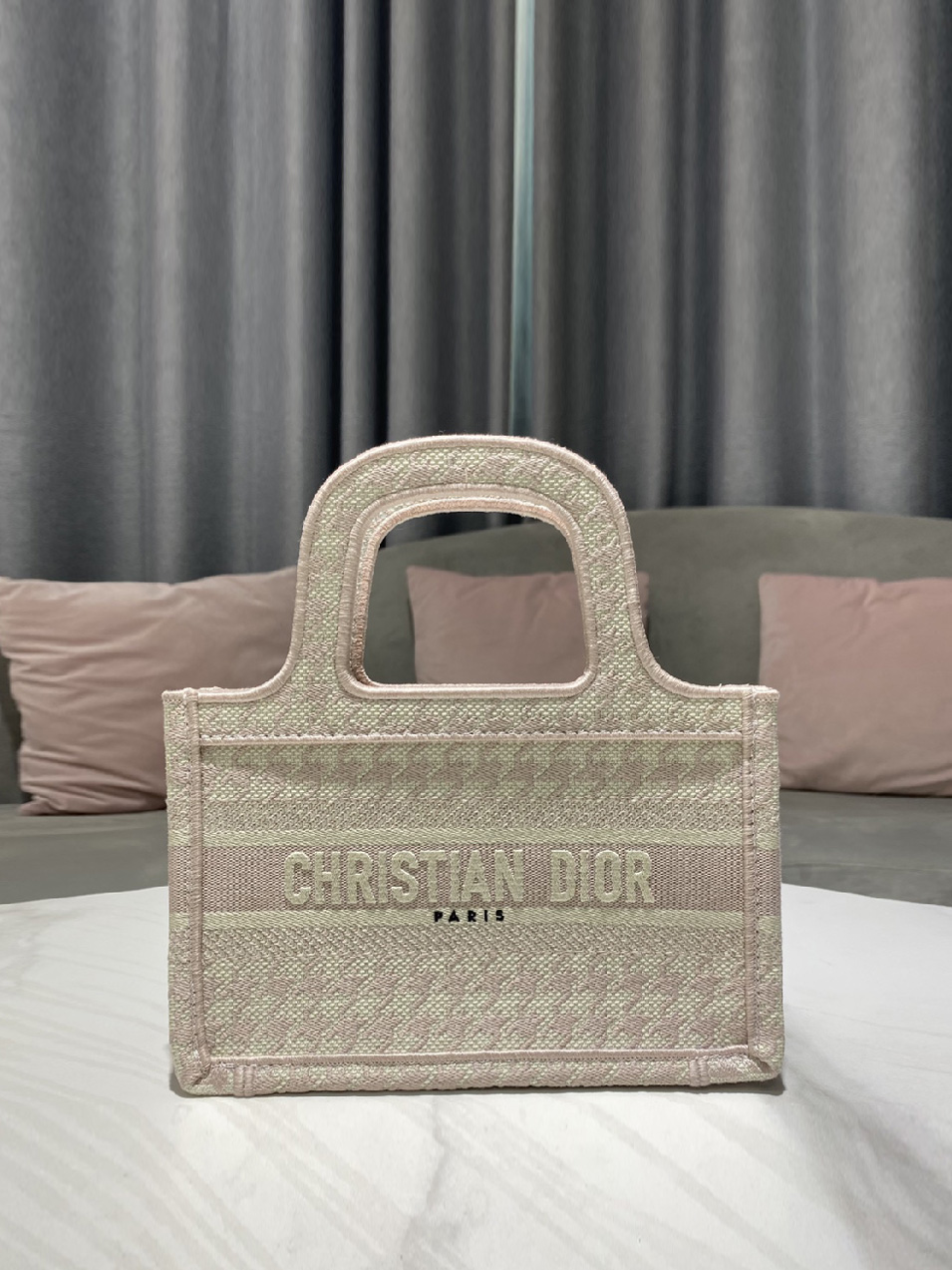 DIOR-디올 북 토트 Book Tote 미니백-B62