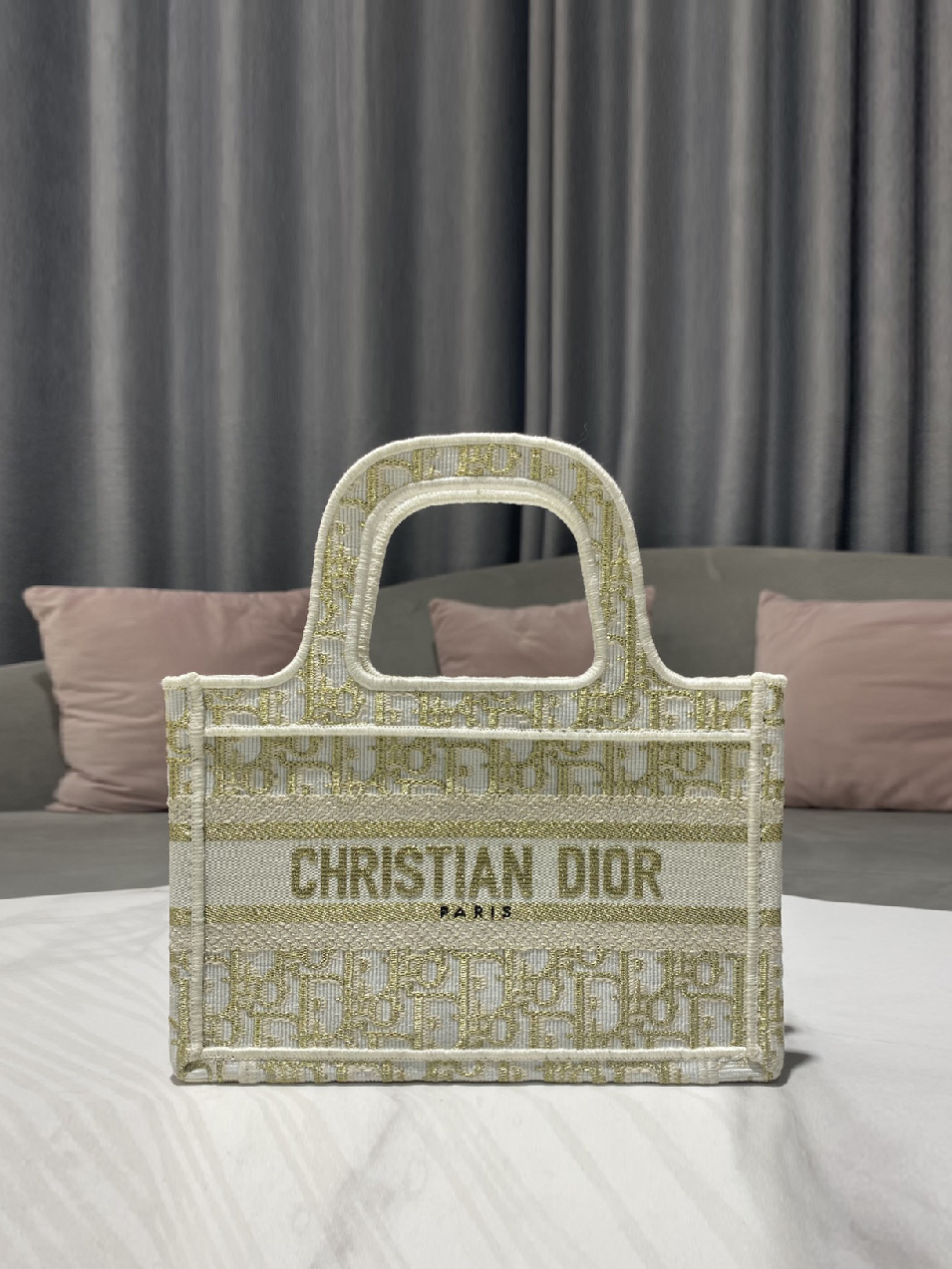 DIOR-디올 북 토트 Book Tote 미니백-B64