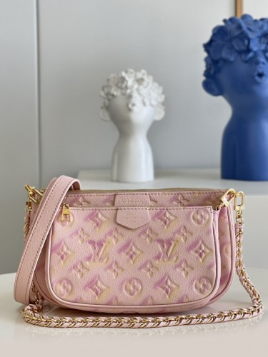 LV-루이비통 멀티 포쉐트 악세수아-B74