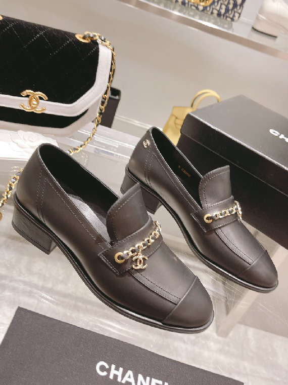 CHANEL-샤넬 페이턴트 카프스킨 CC로고 로퍼 (굽높이: 3.5cm)-S69