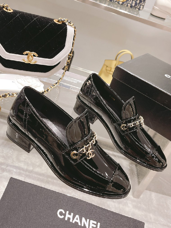 CHANEL-샤넬 페이턴트 카프스킨 CC로고 로퍼 (굽높이: 3.5cm)-S71