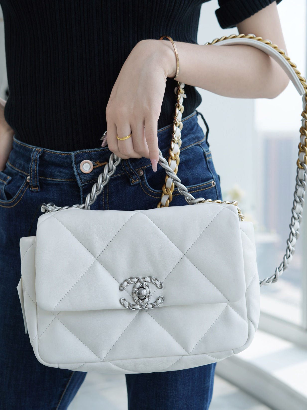 CHANEL-샤넬 19백 26CM-B34