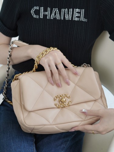CHANEL-샤넬 19백 16CM-B35