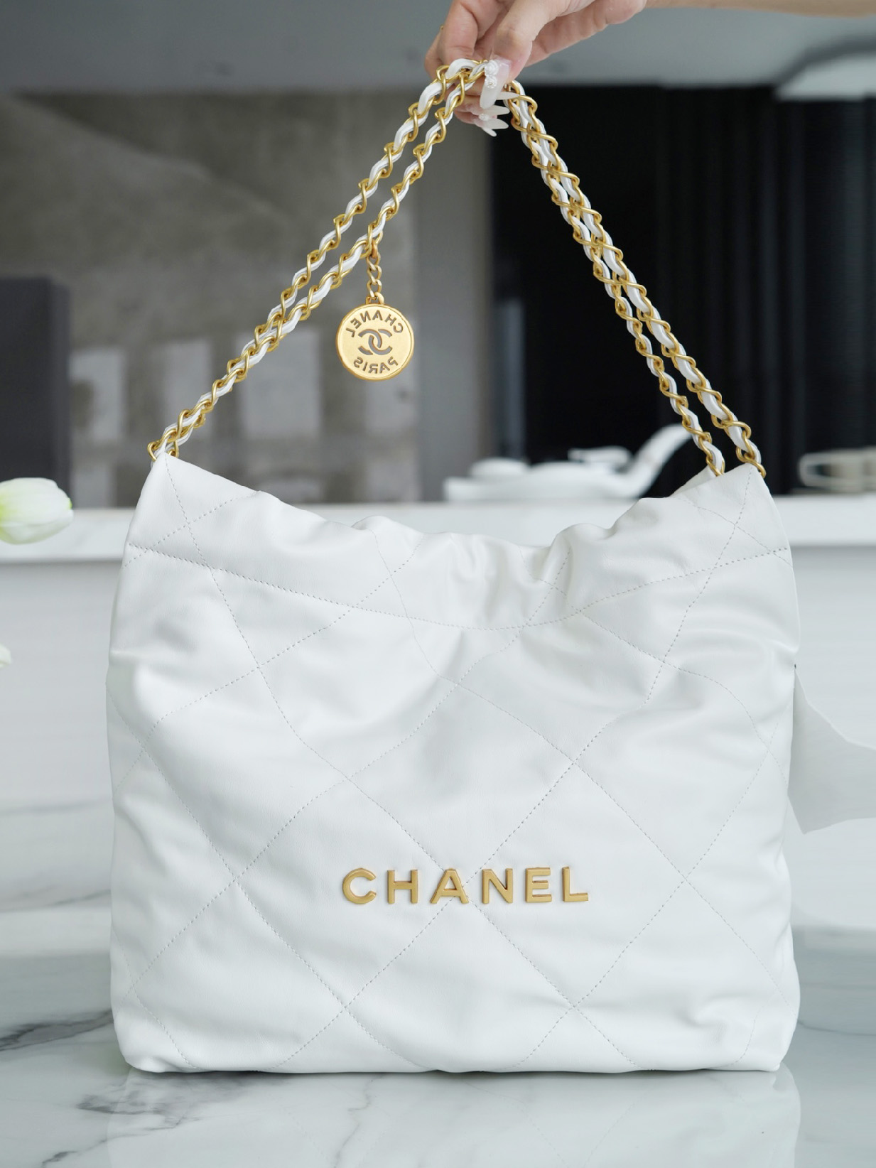 CHANEL-샤넬 22백 ( 35CM )-B38