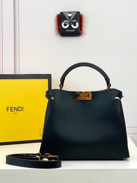 FENDI-펜디 피카부 에센셜리-B52