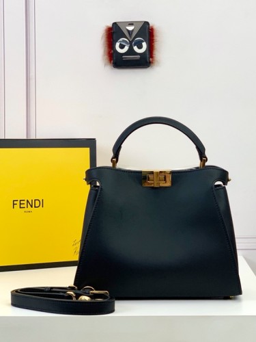 FENDI-펜디 피카부 에센셜리-B52