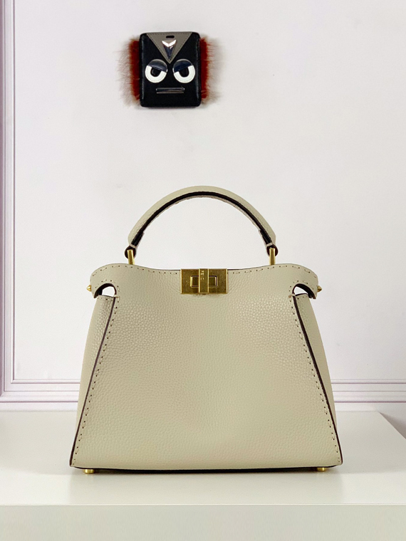 FENDI-펜디 피카부 에센셜리-B53